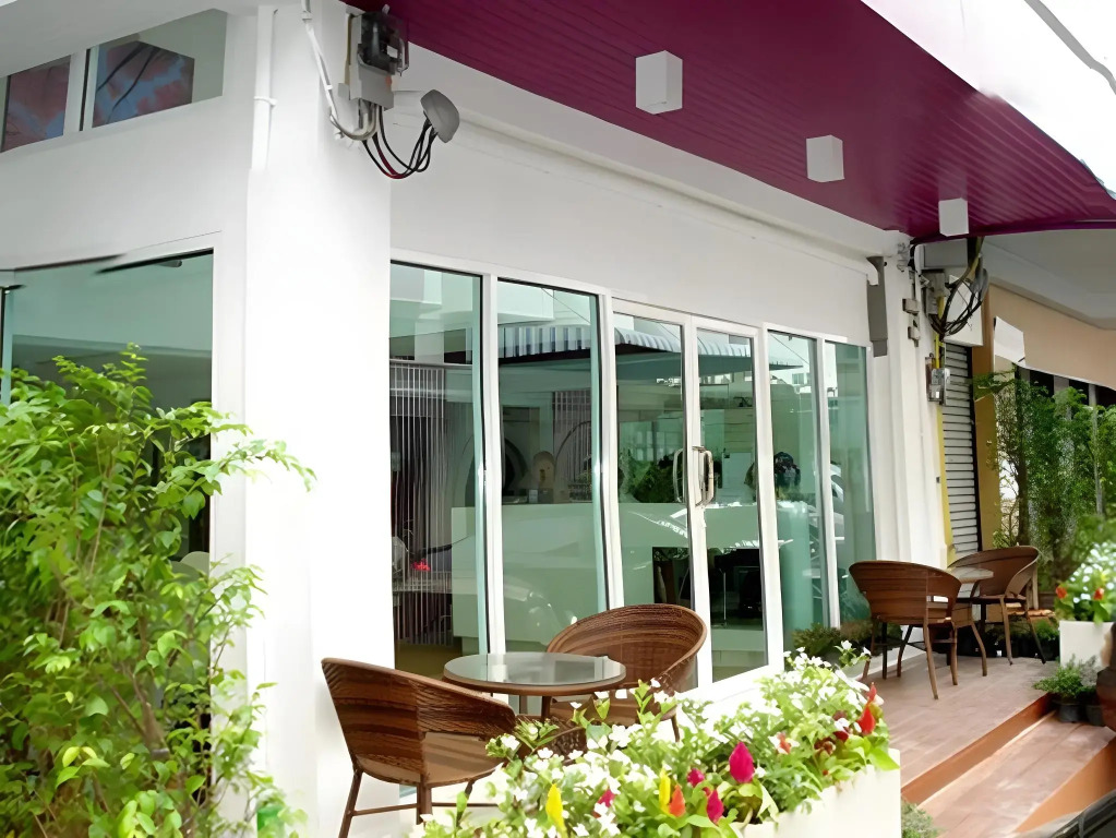 Nantra Ekkamai Hotel