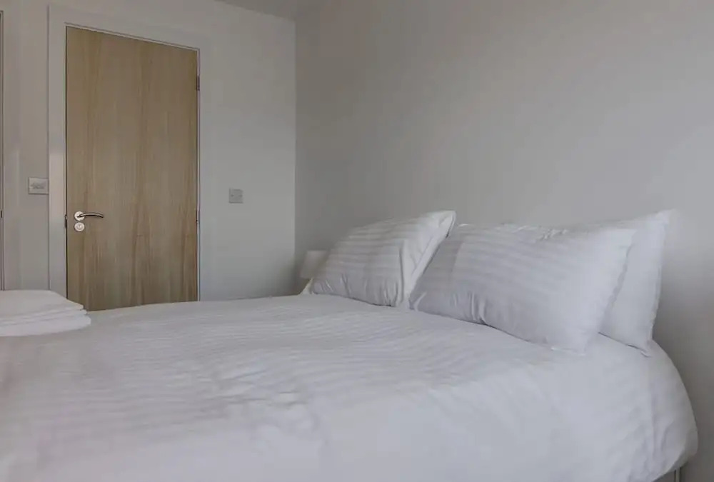 Large, Spacious and Modern apt for 4 in Manchester