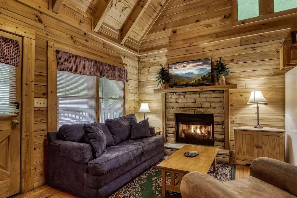 ER205 - Love Nest Great location - Close to town! cabin