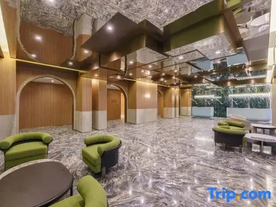Madison Hotel Dalian Harbor Square, Donggang Business District