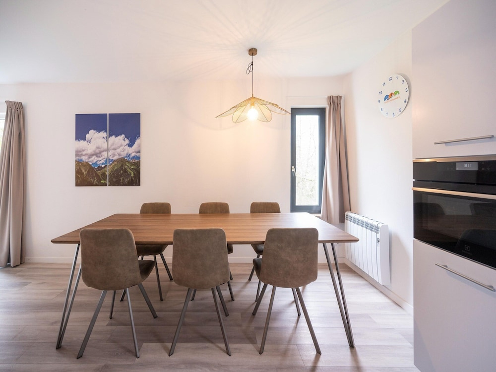 Spacious Holiday Home in Hambachtal Resort