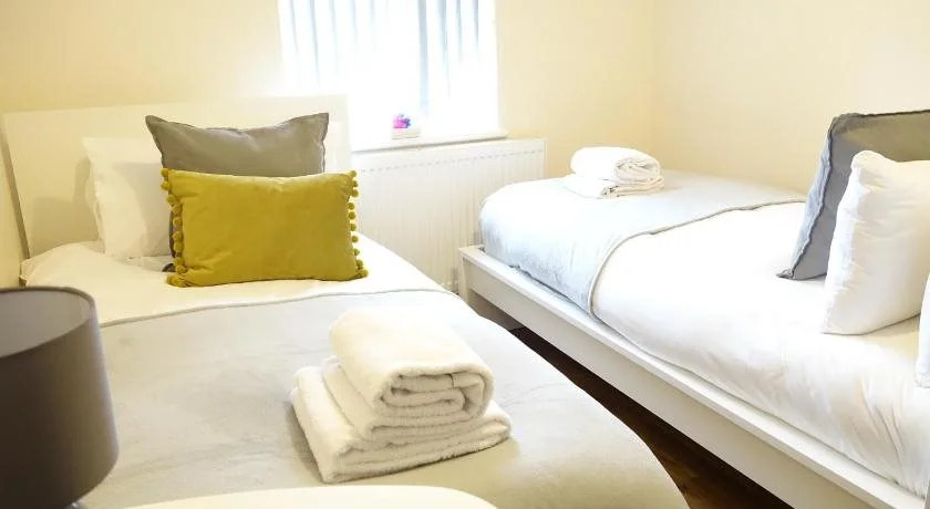 Heathrow Ensuite Rooms- Auto check in
