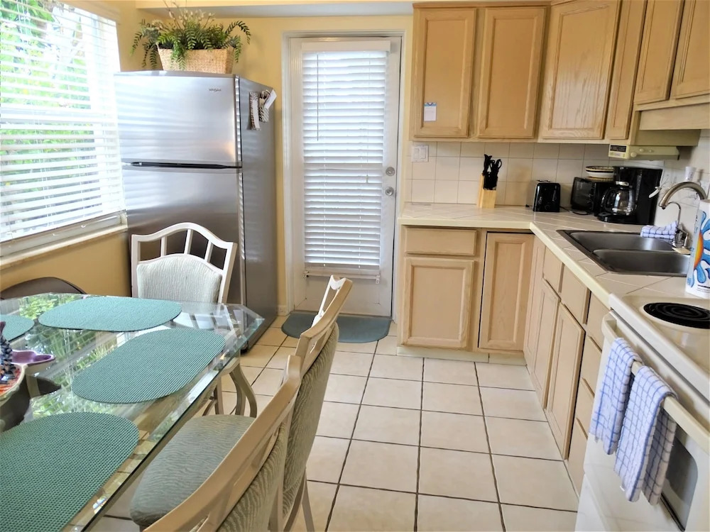 Aloha Kai - Unit 28 2 Bedrooms 2 Bathrooms Apts