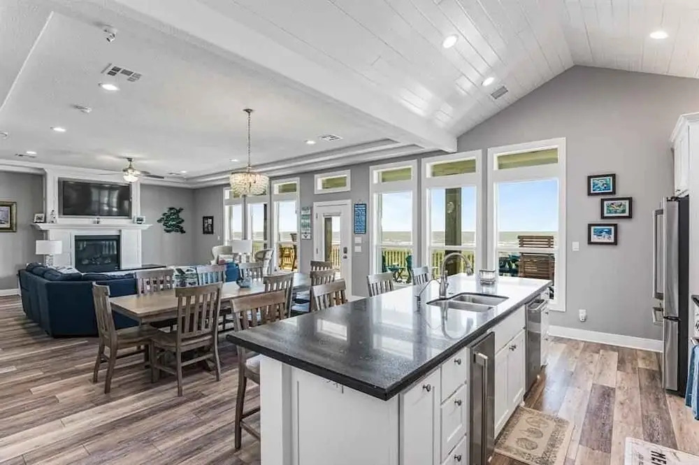 4 Biscayne 4 Bedroom Home by RedAwning