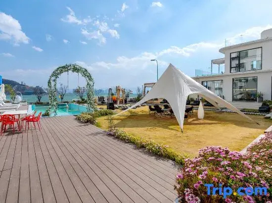 Sunrise Heart Sea·Sea View Designer Beautiful Homestay (Dali Erhai Ideal State Branch)