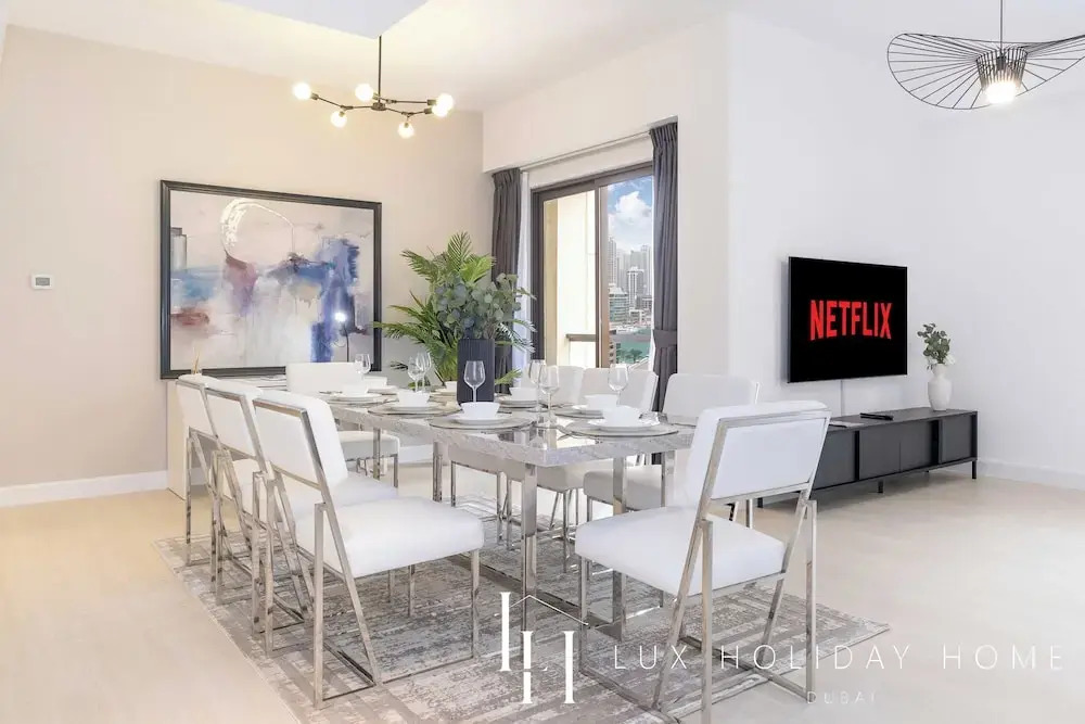 LUX  The Luxurious Central JBR Suite