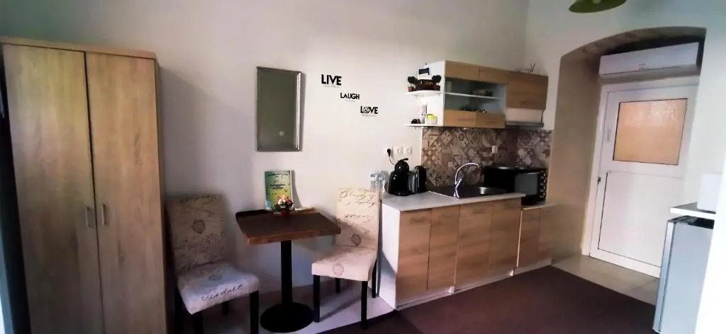 DOWNTOWN Mavili's Studio