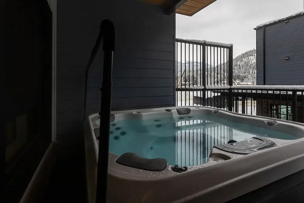 Tally Ho By Revelstoke Vacations