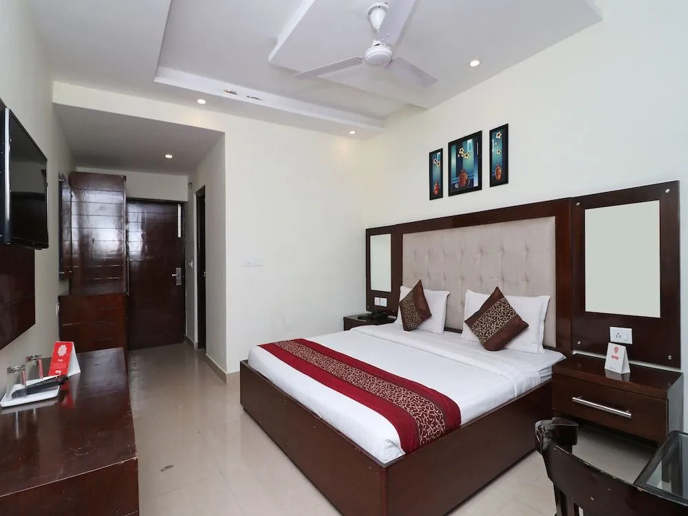 OYO 1617 Palm Retreat