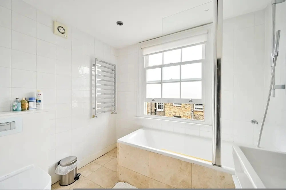 5 Beds House - 5 Mins to Victoria Station