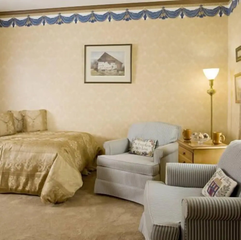 Crestmont Inn