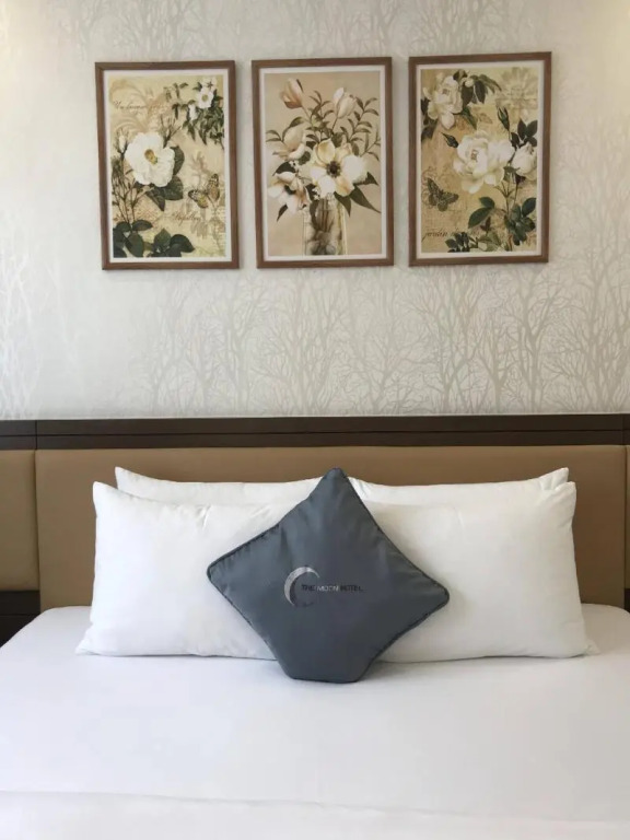 The Moon 1 Hotel by ZUZU