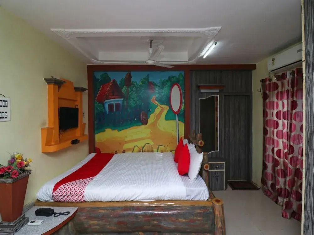 Green Villa by OYO Rooms