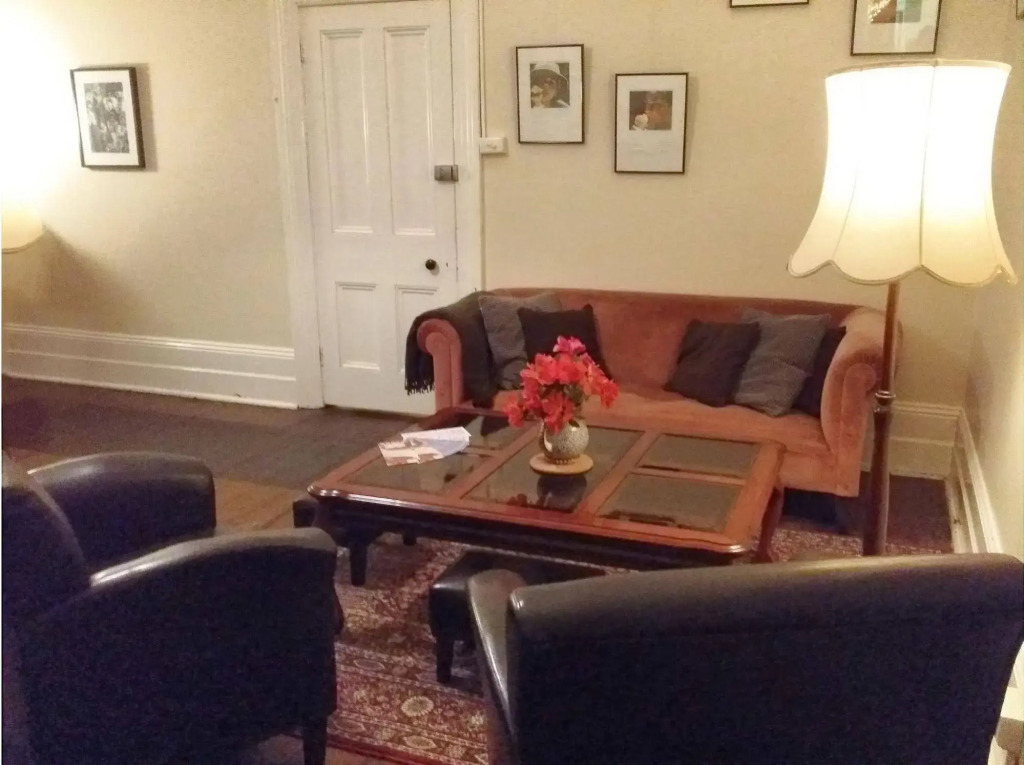 The Bank Guesthouse Glen Innes