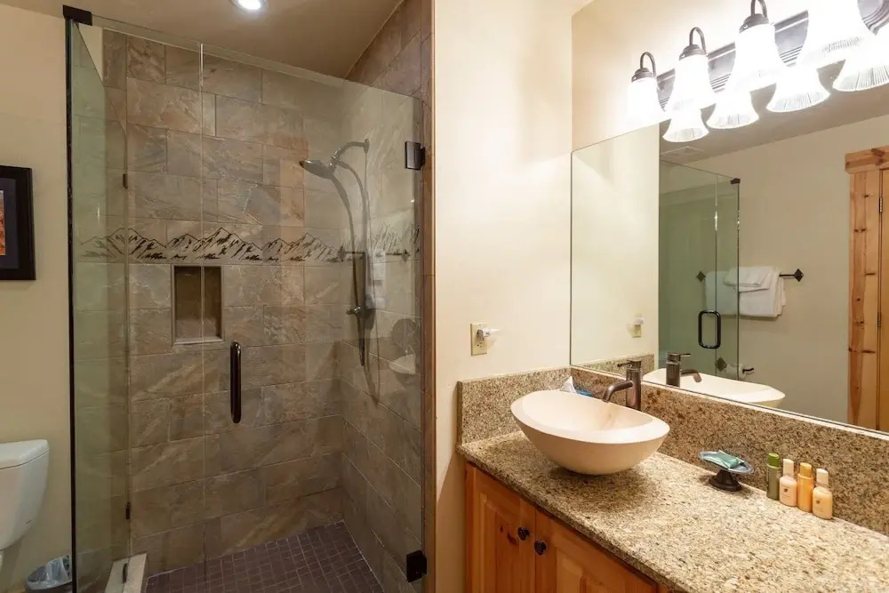 Comstock Lodge - Two Bedroom Condo with Hot Tub #306 2 Condo