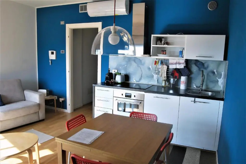 Modern & Bright Flat - 2 Min From the Sea