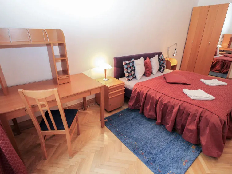 Manes Apartment