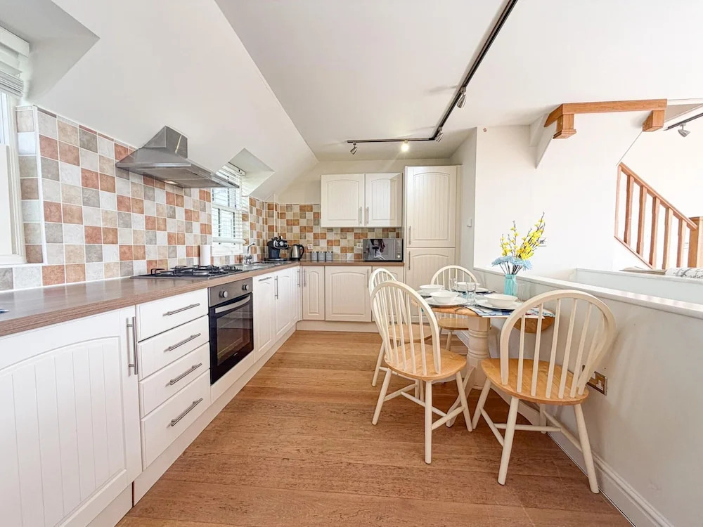 Coastal House - 3 Bedroom Holiday Home - Penally