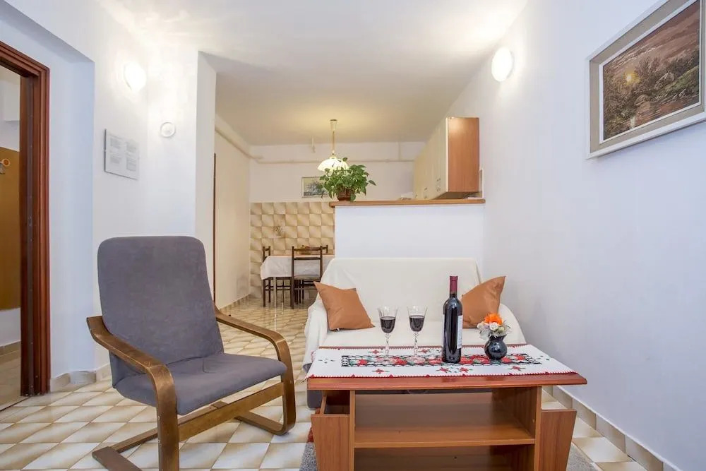 Apartment 34