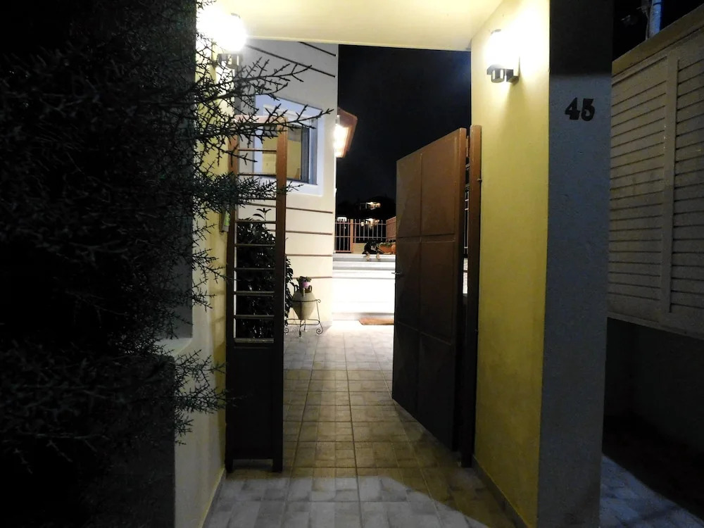 Helen's Villa