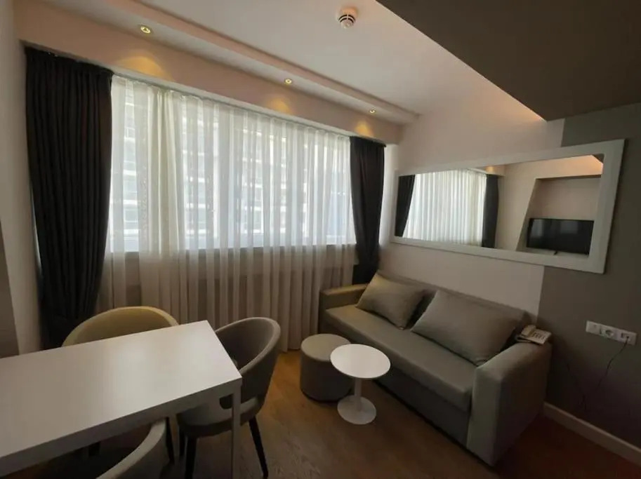 Leo Group BEST LUXURY SUITE 2537 Alliance Palace