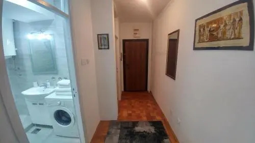 Simeon Apartment