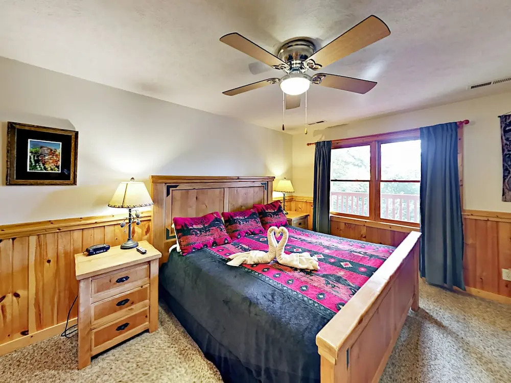 Black Bear Falls Cabin 2 Bedrooms 2 Bathrooms Cabin
