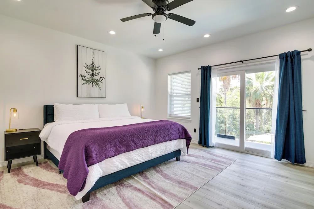 South Padre Island Retreat: Private Pool!