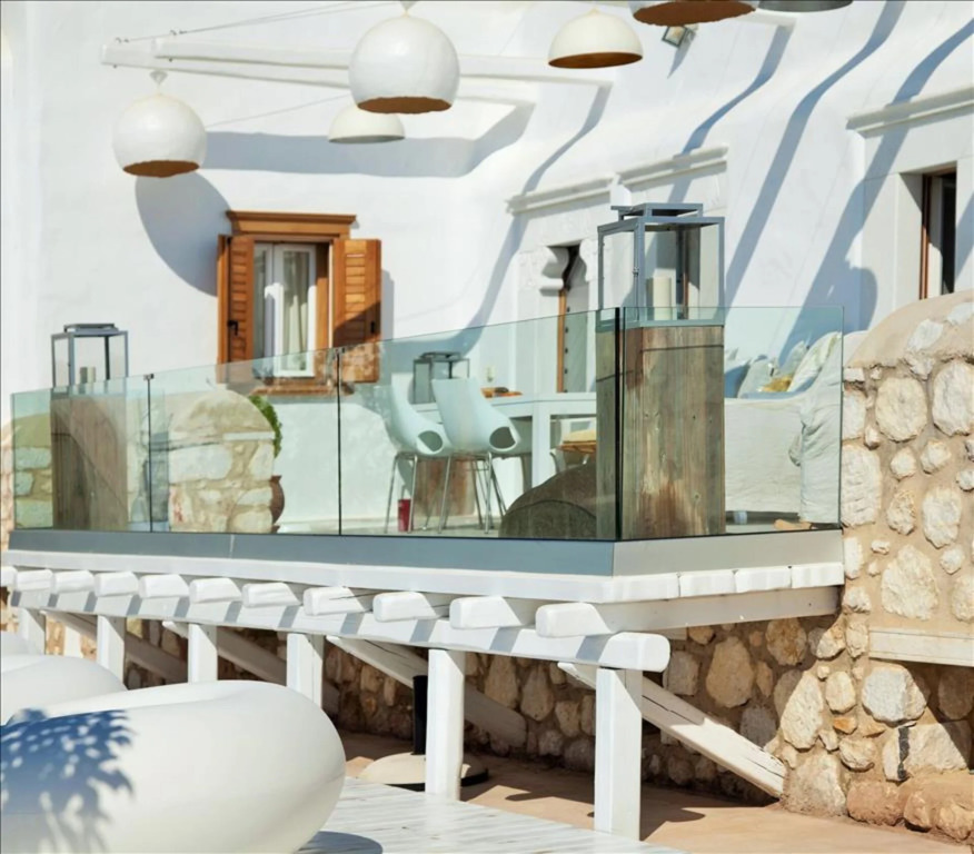 Kallos Villas & Suites