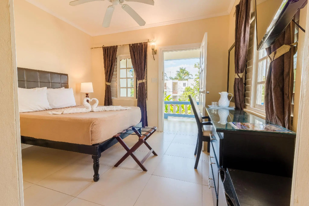 Travellers Beach Resort
