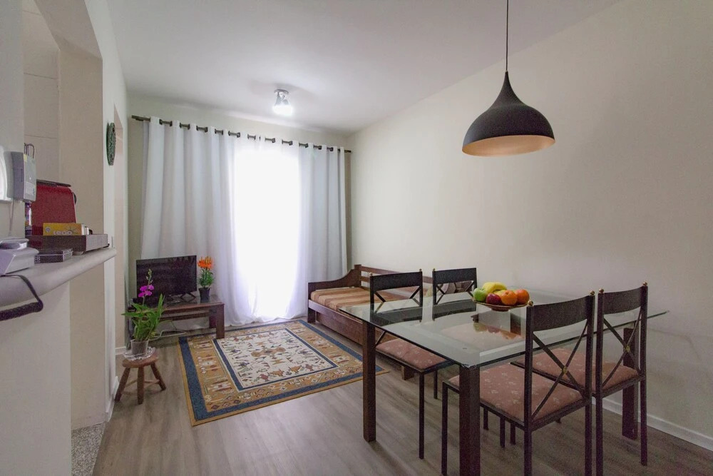 Apartamento na Rua Frei Caneca 750