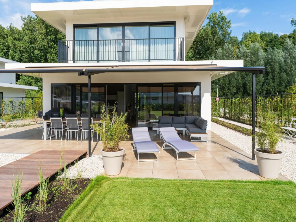 Luxury Water Villa in Harderwold With Jetty