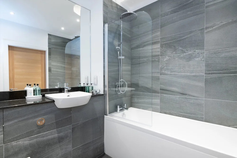 11 Loch View PF Kenmore