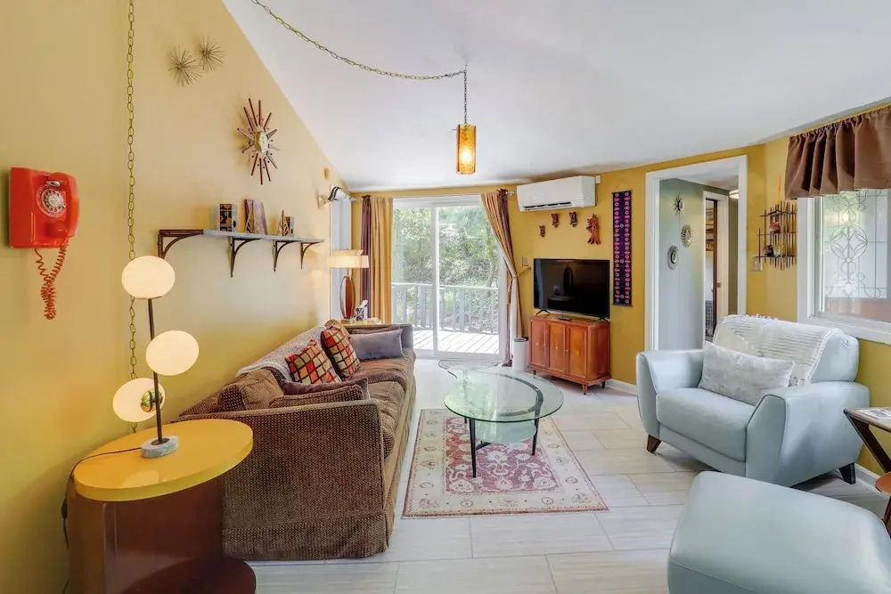 Pet-friendly Getaway w/ Porch in Banner Elk!