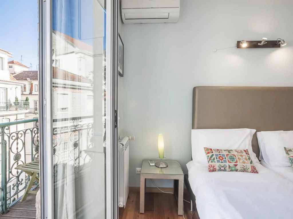 LV Premier Baixa PR Elevator, Balcony, AC, View