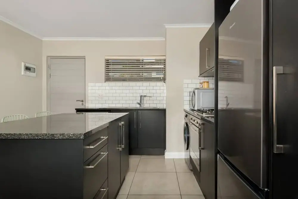 Modern 2 Bed Century City Apartment, Pool + Braai
