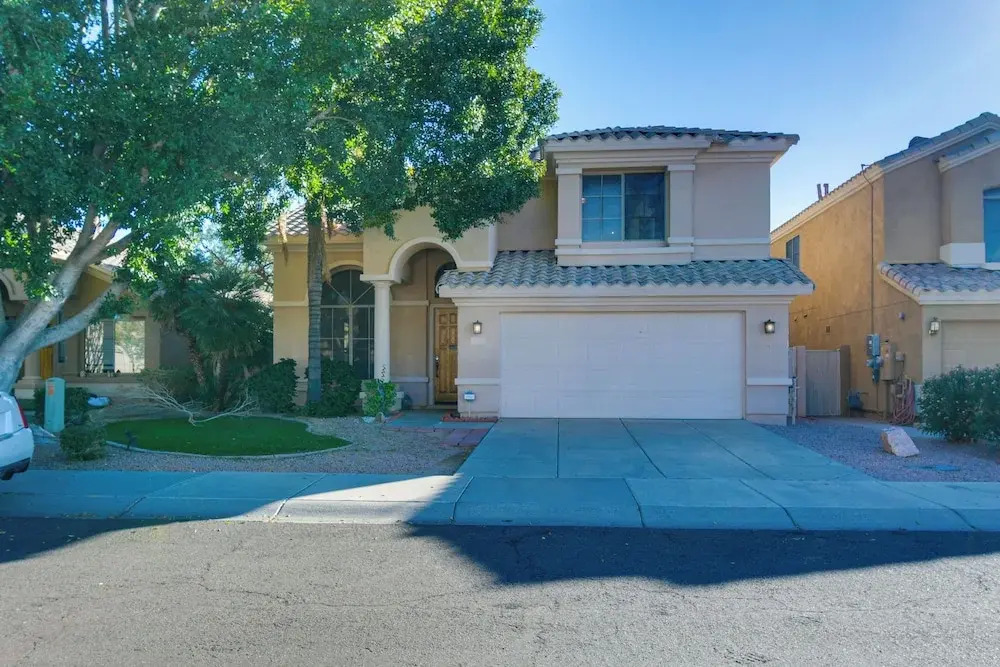Heated Pool & Game Room: Family Home in Scottsdale