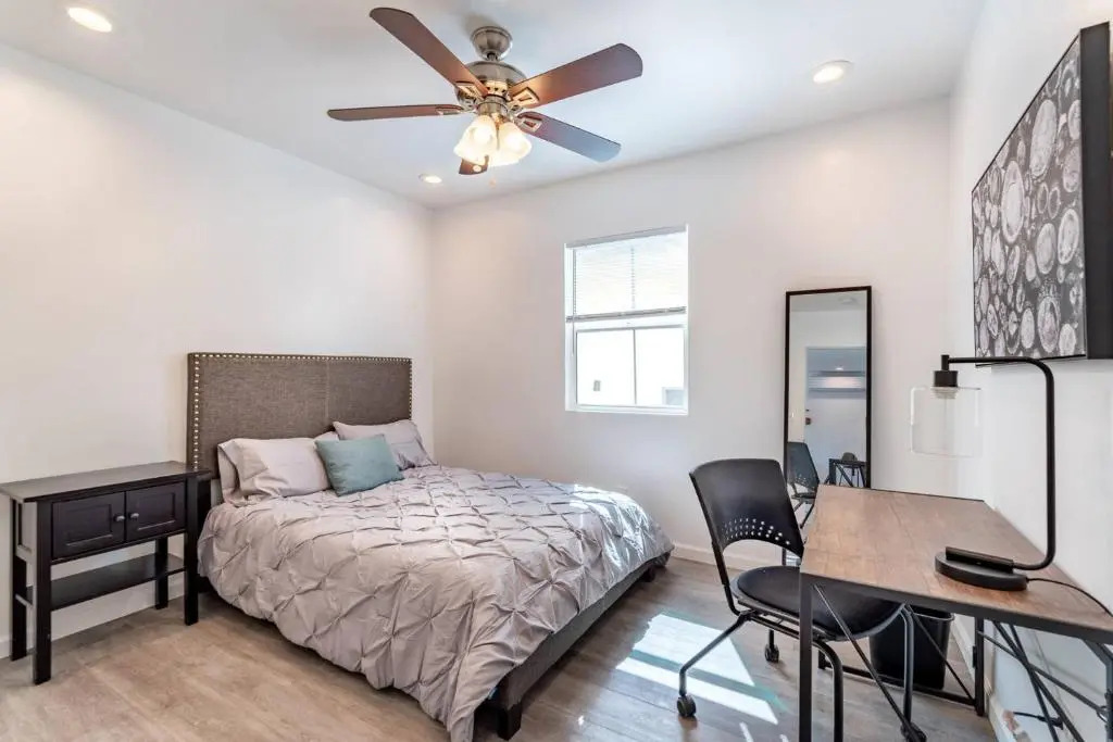 Leighton Campus Apt