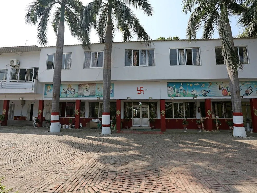 OYO 18501 The Palms Resort
