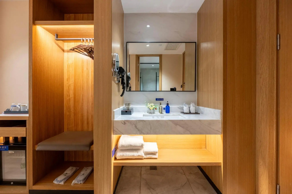 Super 8 Hotel (Beijing Sanlitun Taikoo Li Tuanjiehu Subway Station)