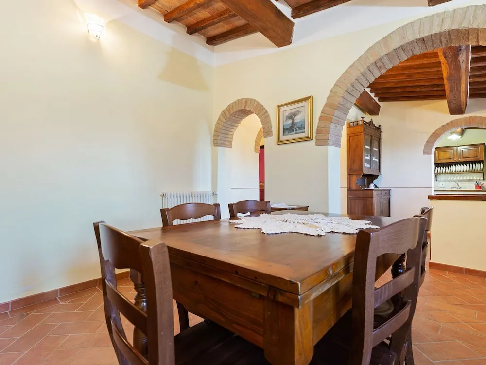 Secluded Holiday Home in Bibbiano With Courtyard