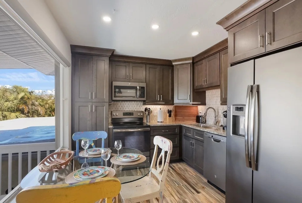 Surf Riders 4 Bedroom Home
