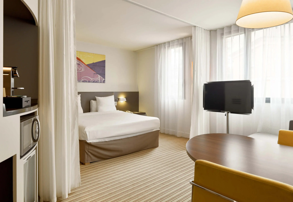 B&B HOME Rueil-Malmaison Gare