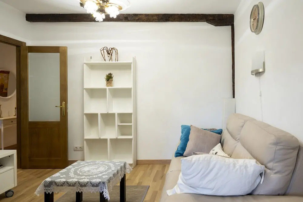 City Hall Iii Apartment With Parking By Aston Rentals