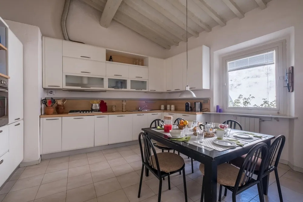 Cosy Suites in Glamorous Santo Spirito PLUS