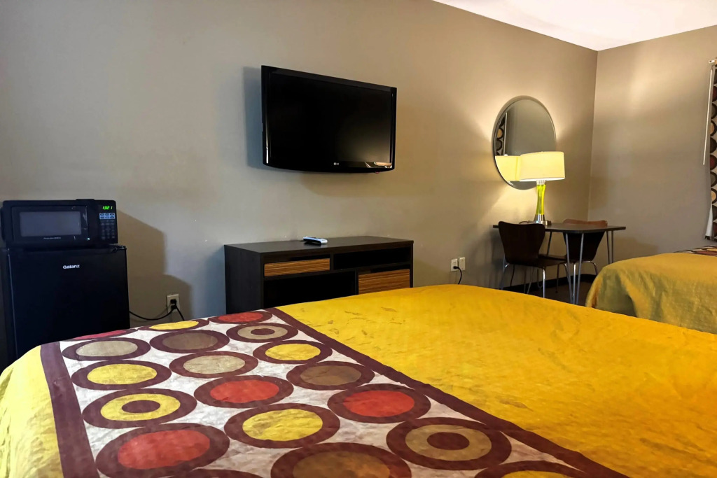 Super 8 by Wyndham Jackson Ridgeland