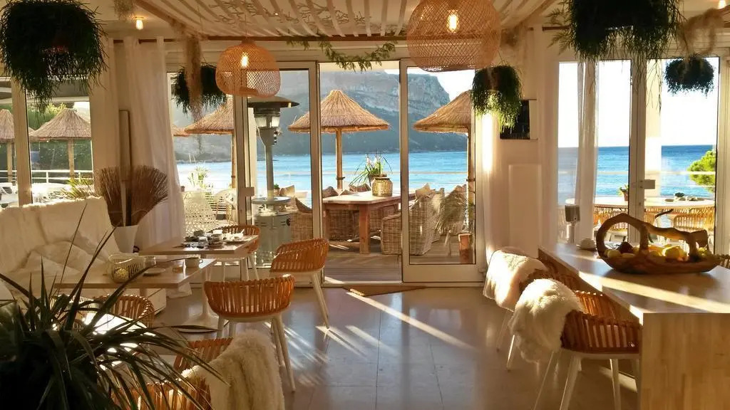 Hotel de La Plage - Mahogany
