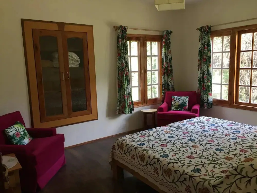 The Lama House by VEO - Serene Mountain Villa, Manali