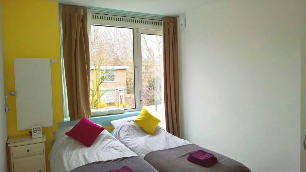 Bed and Breakfast Amsterdam Holy Dove