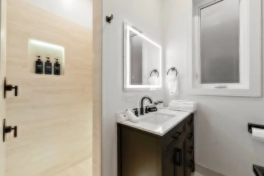 Luxury 2BR Condo in Wicker Park